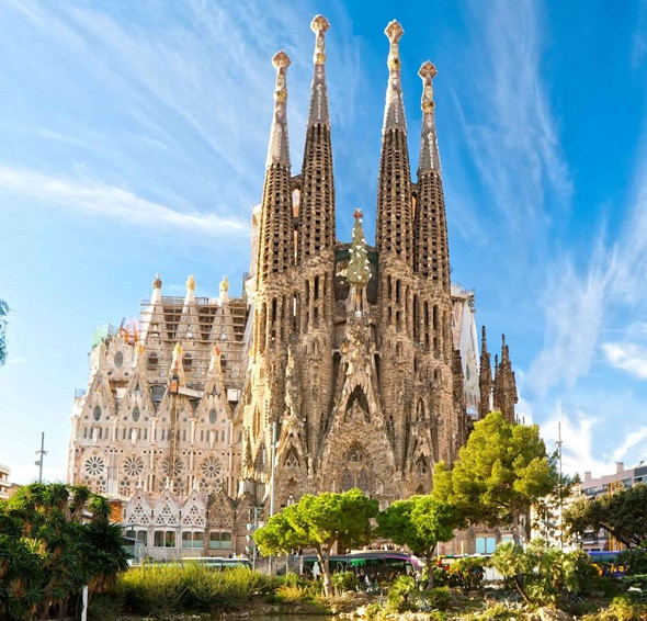 Tây Ban Nha Và Những Điều Thú Vị -Tòa La Sagrada Famalia